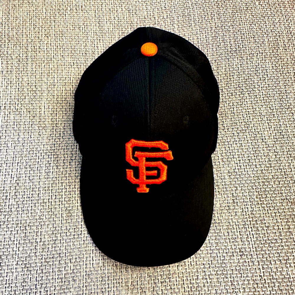 Team MLB San Francisco Giants kids cap with Velcro strip back.